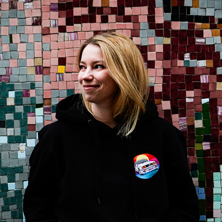 BLUZA BMW BEZ ZAMKA.png