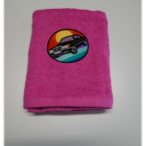 ręcznik różowy z haftem Mercedes 190E