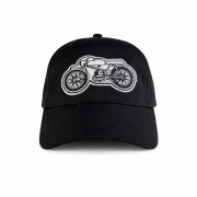 czarna czapka Komar Sprt