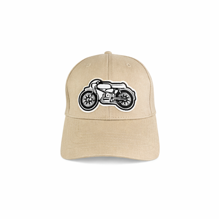 Czapka z daszkiem beżowa z naszywką Komar Rport.png