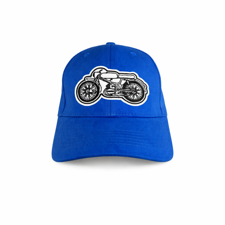 Czapka z daszkiem chabrowa z naszywką komar sport.png